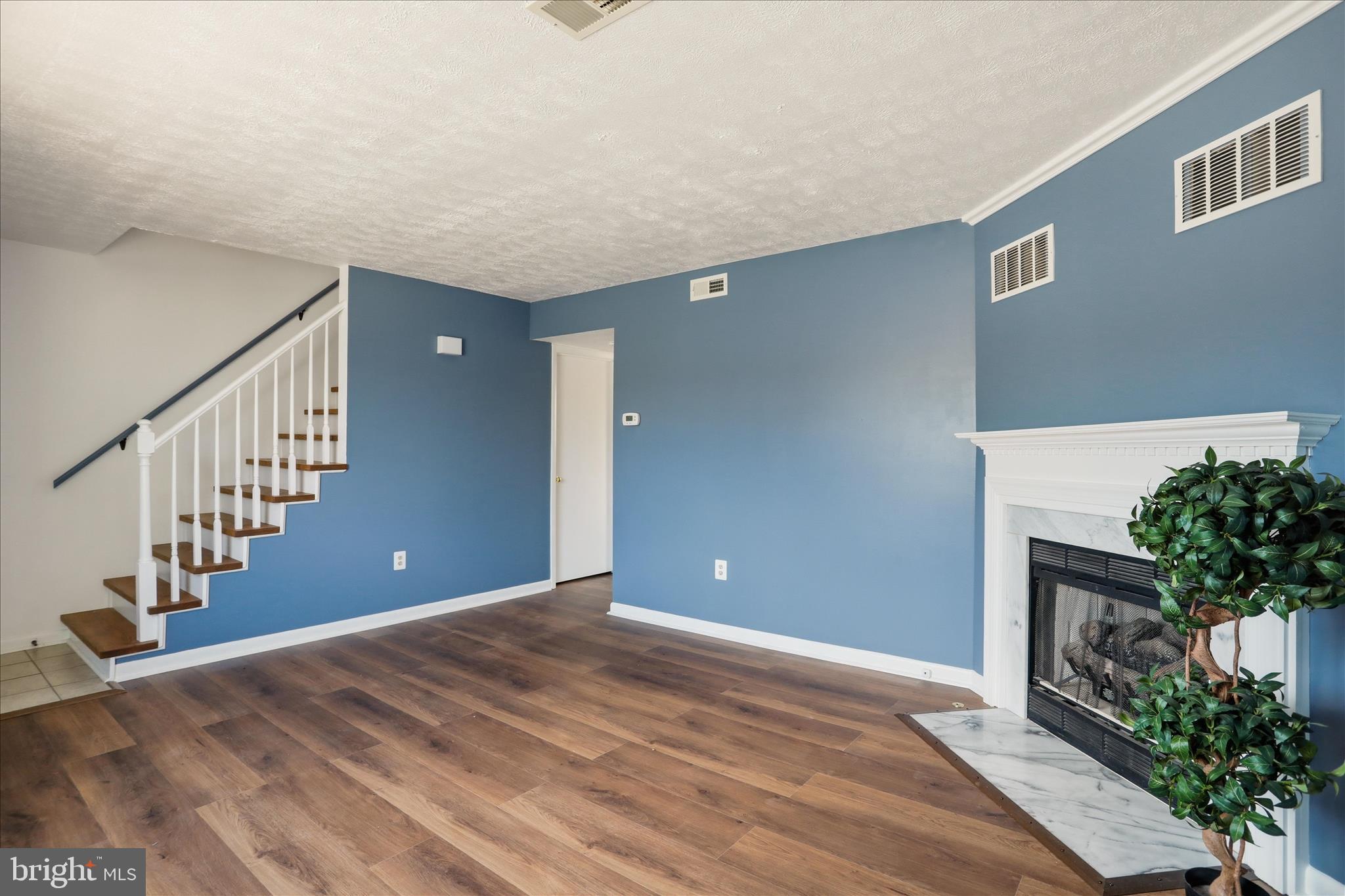 HILLTOP HOMES - Residential