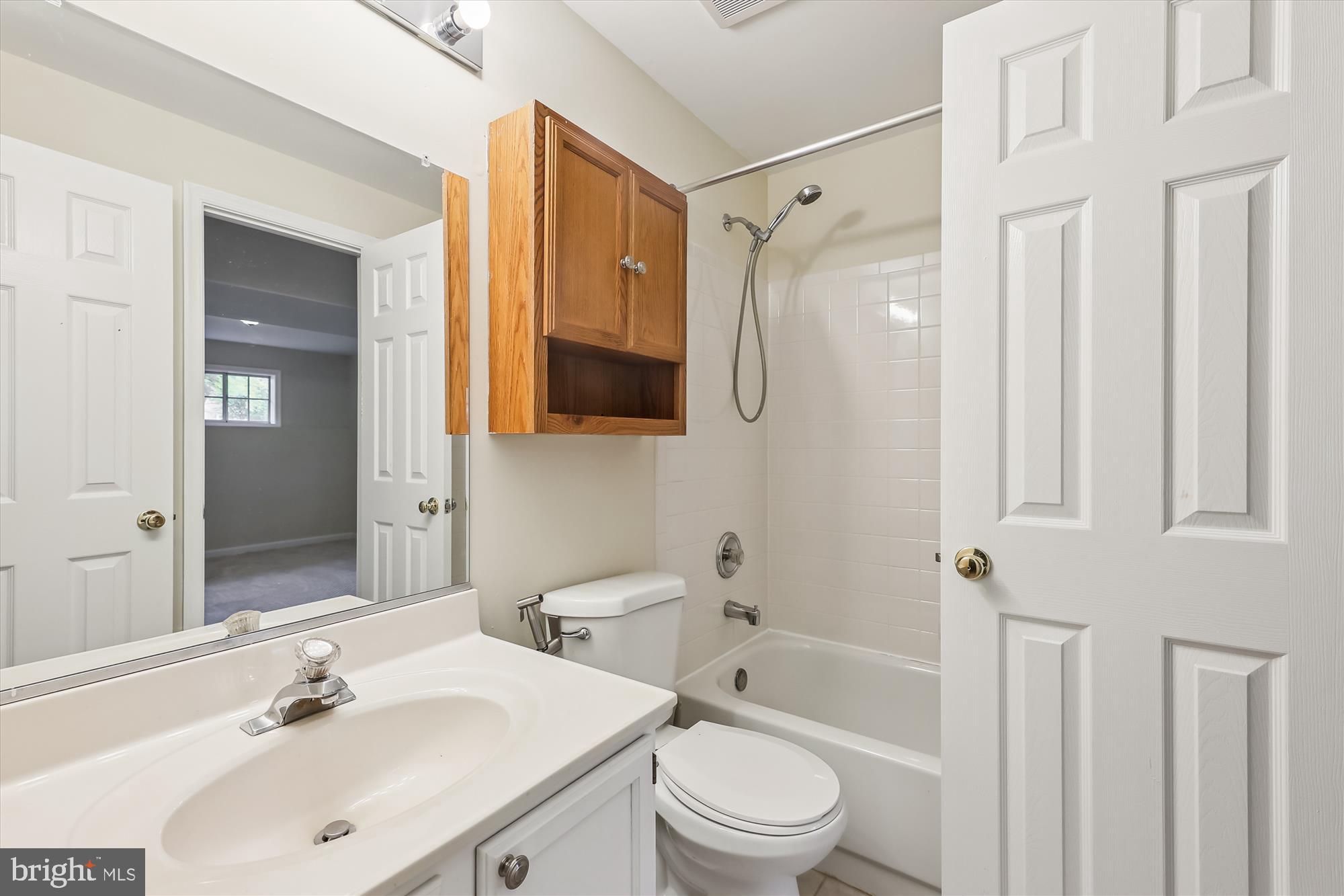 MCNAIR FARMS LANDBAY 12 - Residential