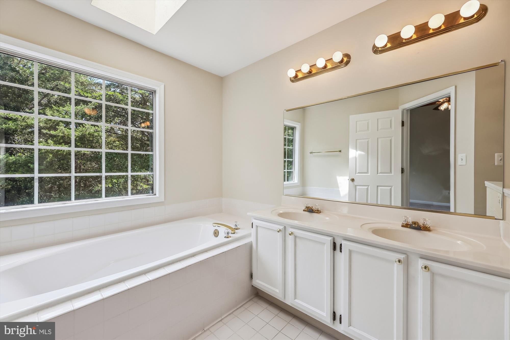 MCNAIR FARMS LANDBAY 12 - Residential