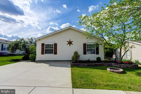 1071 Scenic View Drive, Schwenksville, PA MLS: PAMC2139688