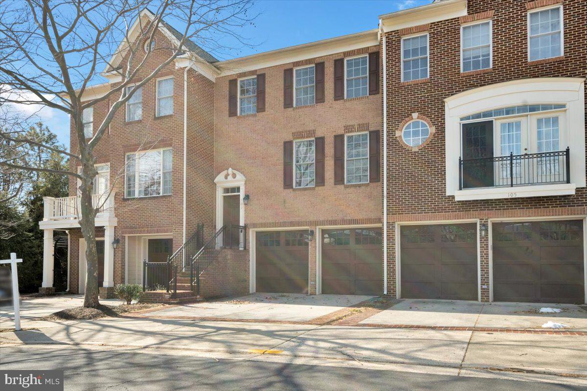 VILLAGE AT HERNDON MILLS - Residential Lease