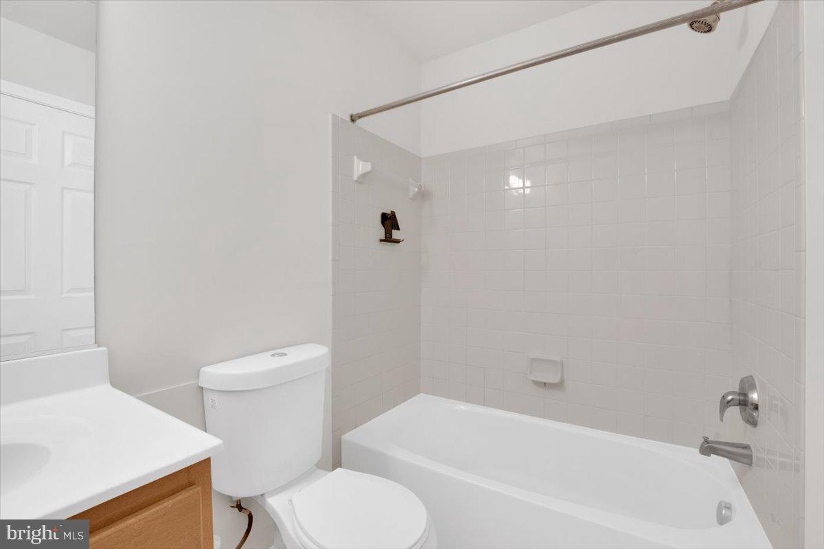 VILLAGE AT HERNDON MILLS - Residential Lease