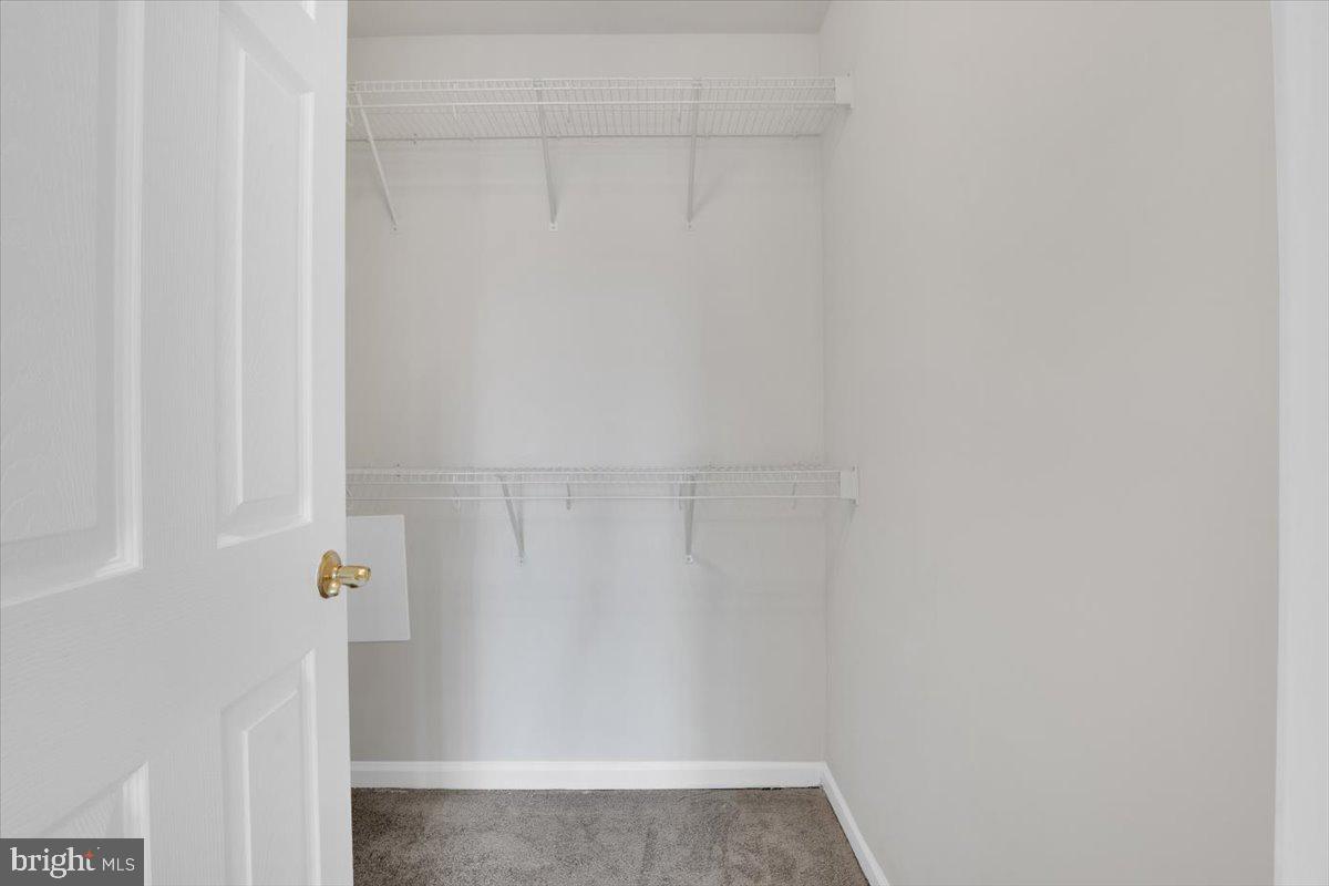 VILLAGE AT HERNDON MILLS - Residential Lease