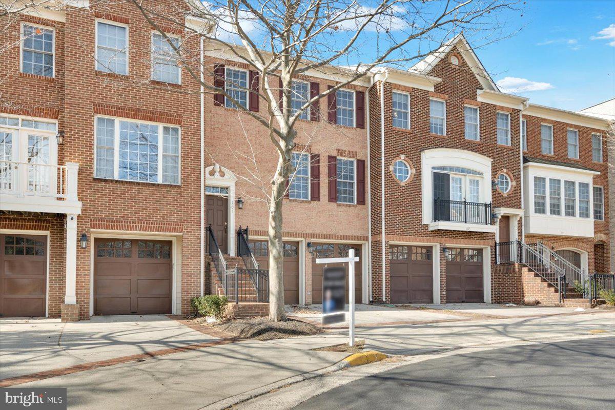 VILLAGE AT HERNDON MILLS - Residential Lease