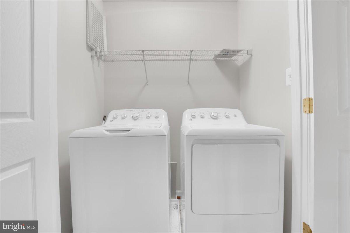 VILLAGE AT HERNDON MILLS - Residential Lease