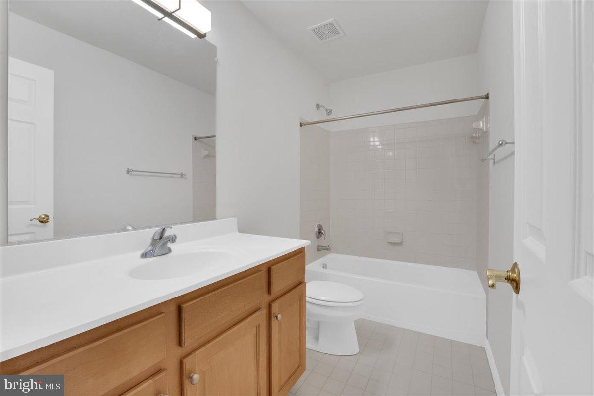 VILLAGE AT HERNDON MILLS - Residential Lease