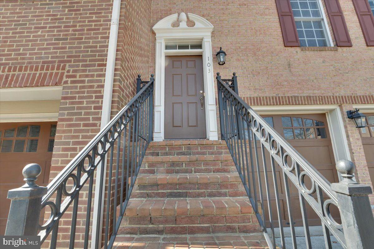 VILLAGE AT HERNDON MILLS - Residential Lease