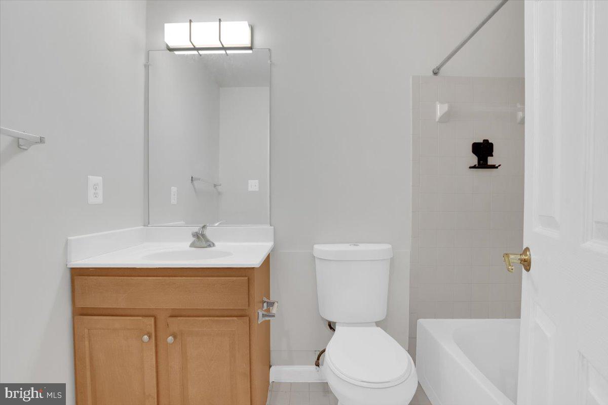 VILLAGE AT HERNDON MILLS - Residential Lease