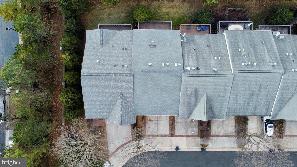 VILLAGE AT HERNDON MILLS - Residential Lease