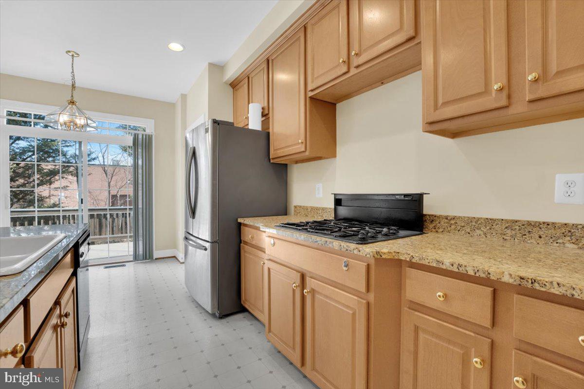 VILLAGE AT HERNDON MILLS - Residential Lease