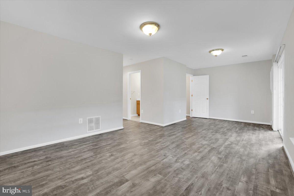 VILLAGE AT HERNDON MILLS - Residential Lease