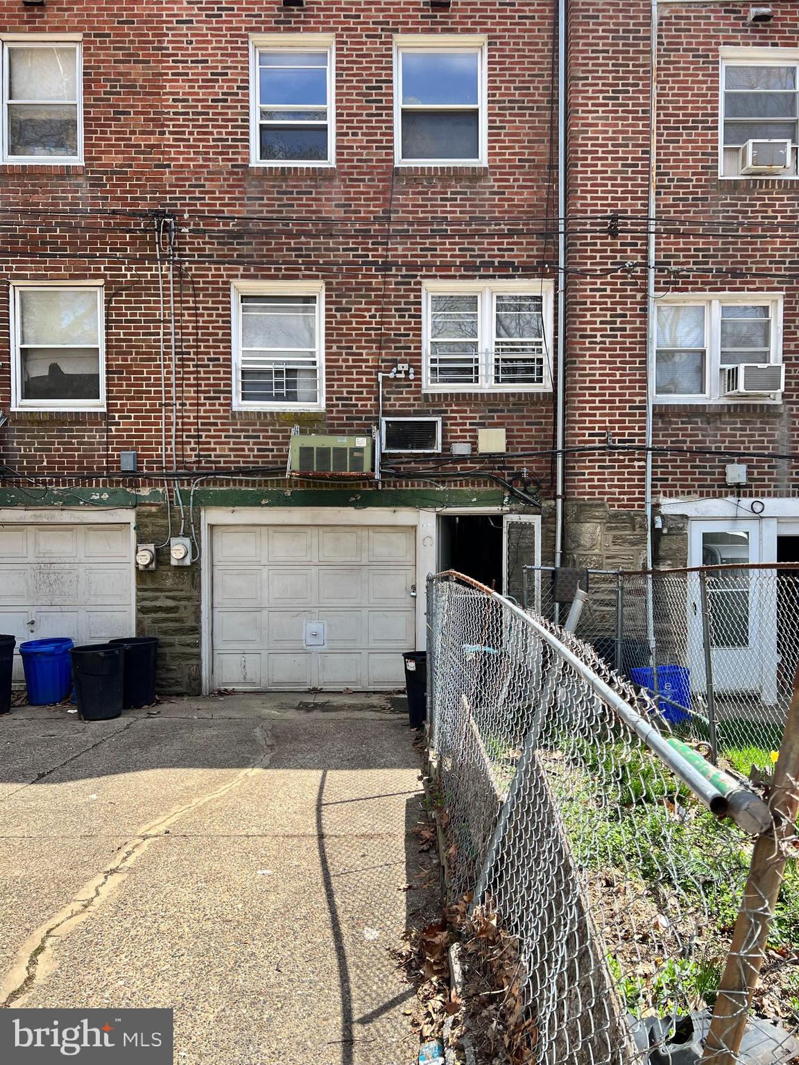 LAWNDALE - Residential