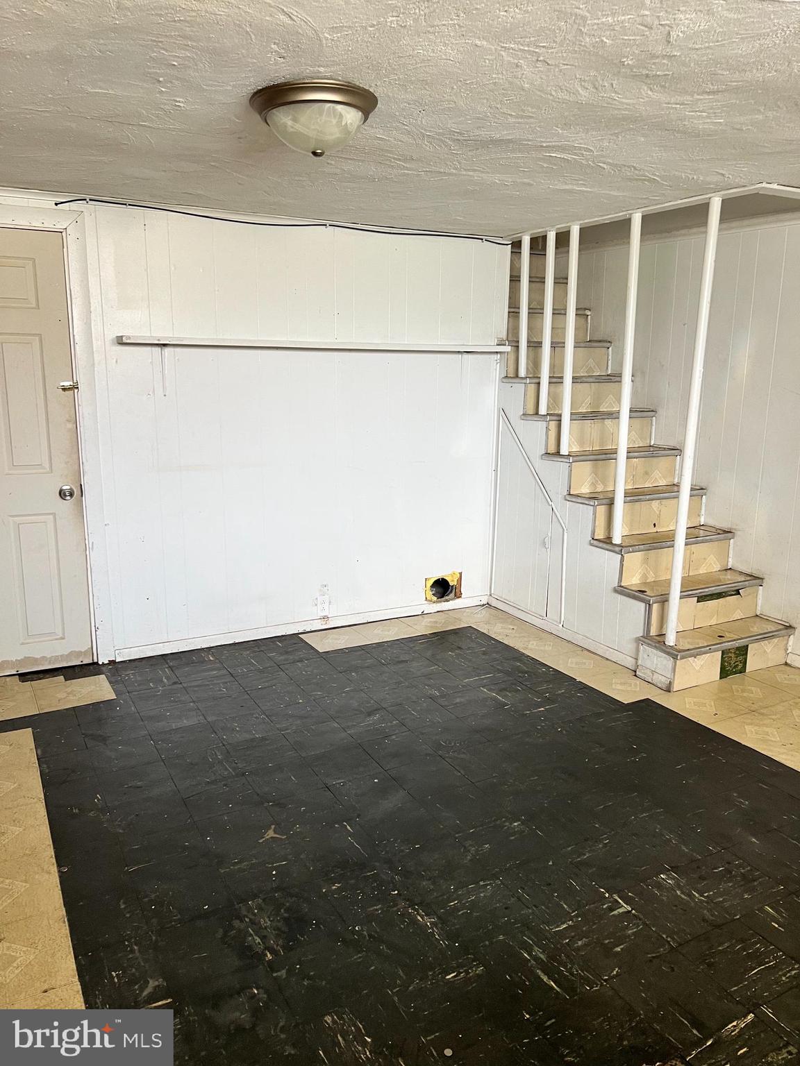 LAWNDALE - Residential