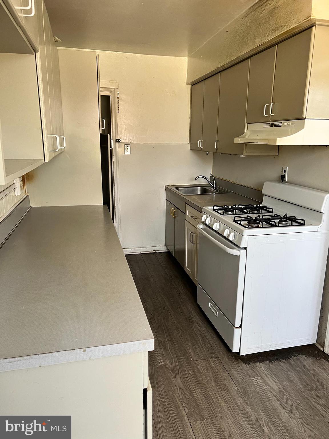 LAWNDALE - Residential