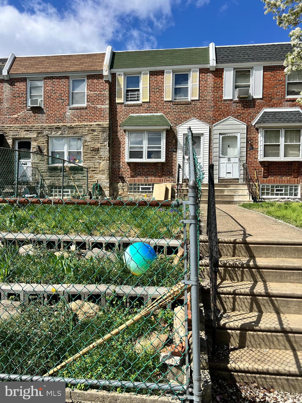 LAWNDALE - Residential