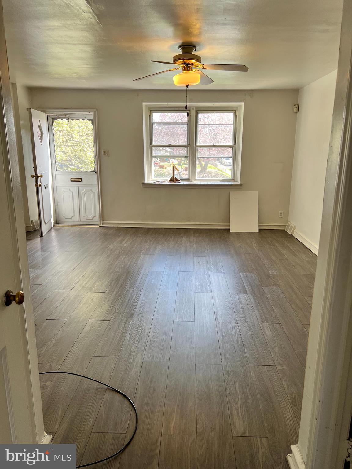 LAWNDALE - Residential