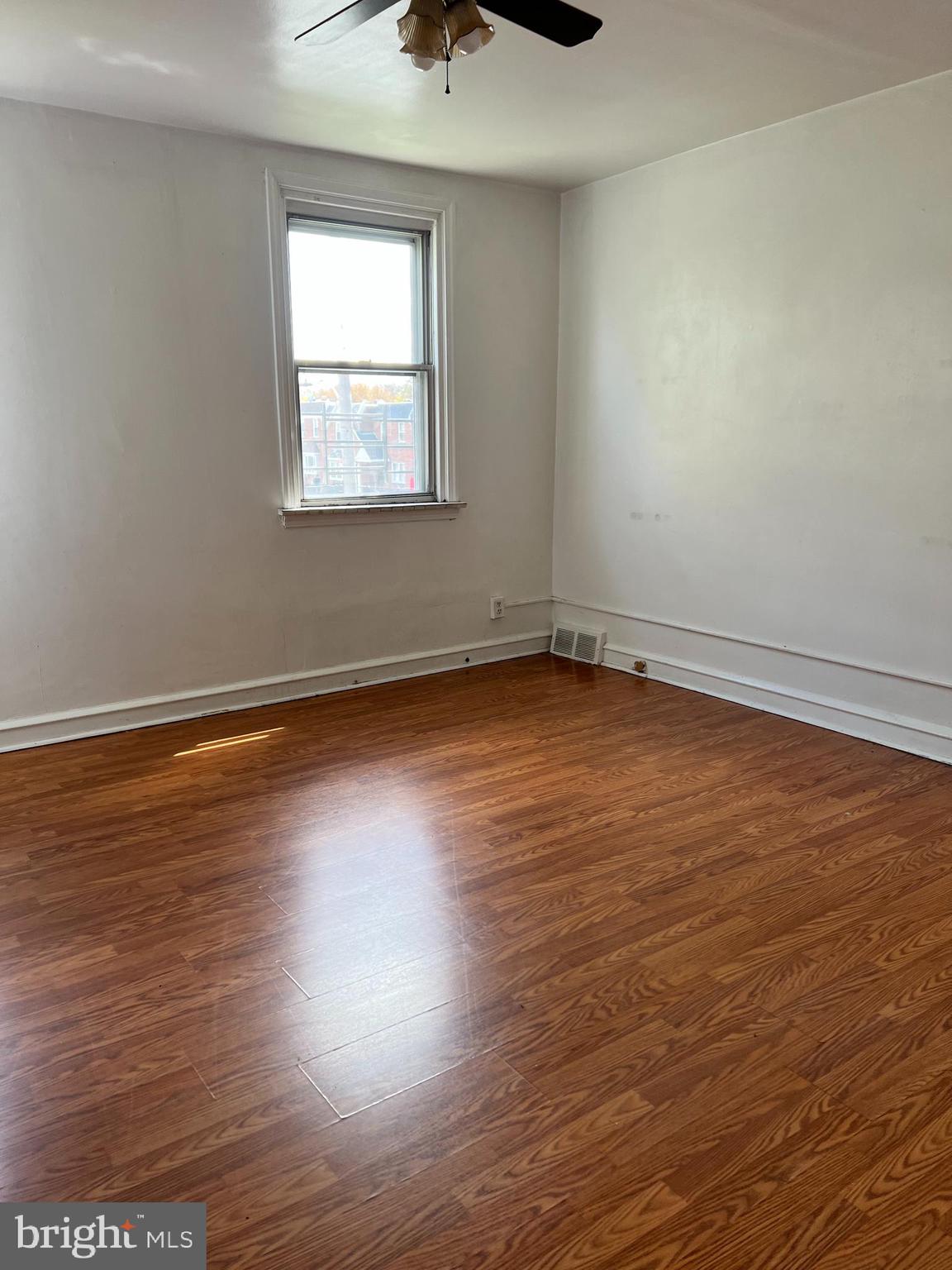 LAWNDALE - Residential