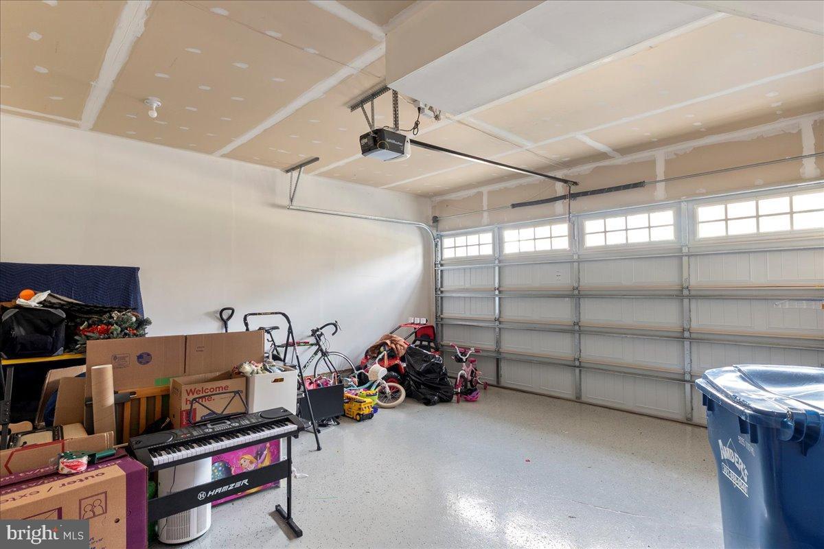 TIMOTHY BRANCH TOWNS - Residential Lease