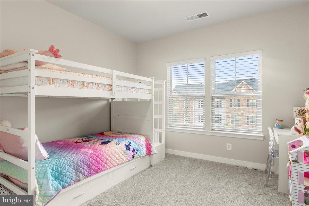 TIMOTHY BRANCH TOWNS - Residential Lease