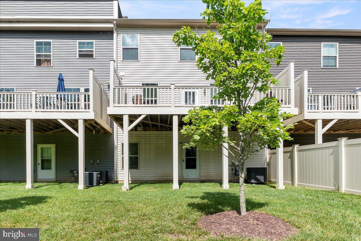 TIMOTHY BRANCH TOWNS - Residential Lease