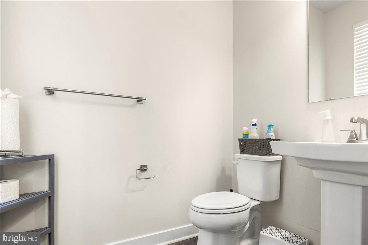 TIMOTHY BRANCH TOWNS - Residential Lease