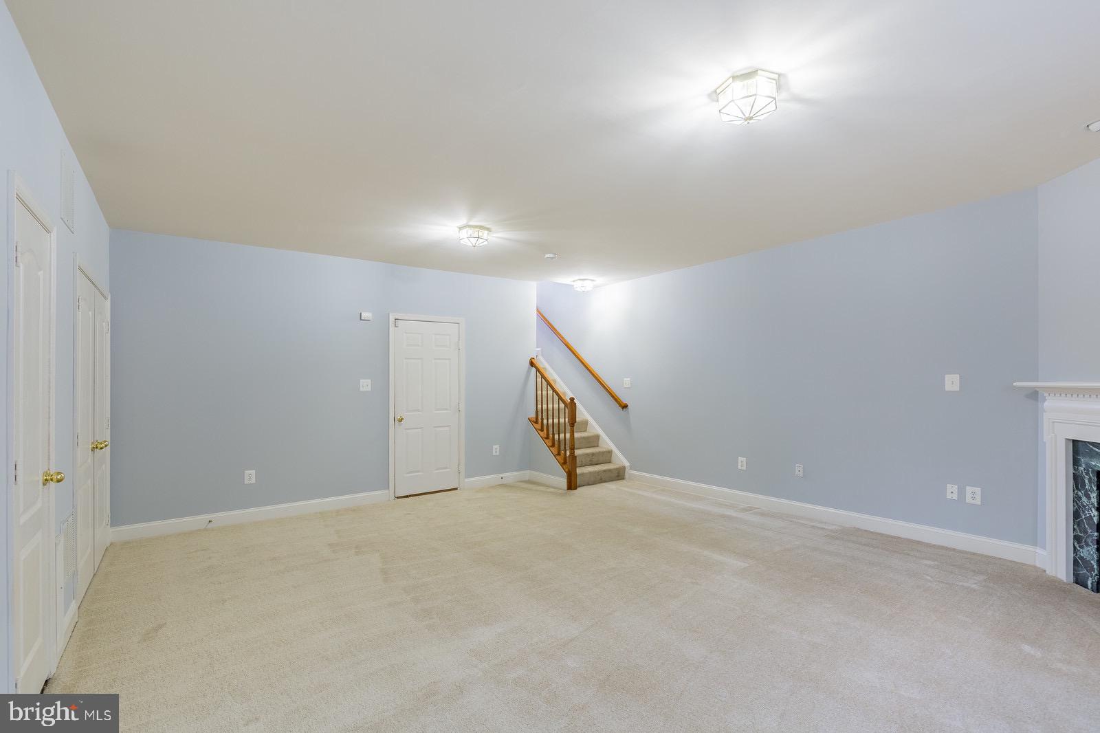 RIVER OAKS - Residential