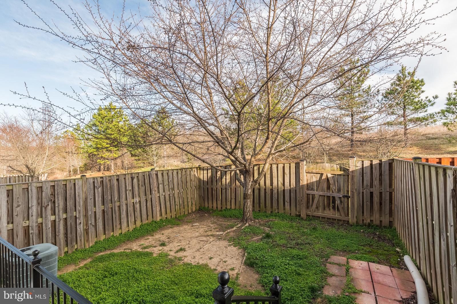 RIVER OAKS - Residential