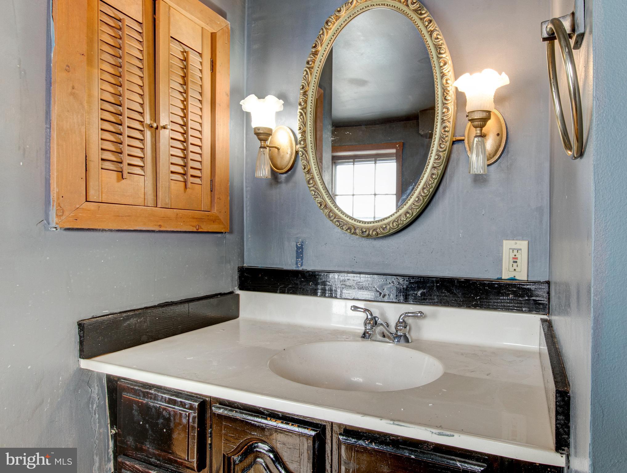 OLD FOX RIDGE - Residential