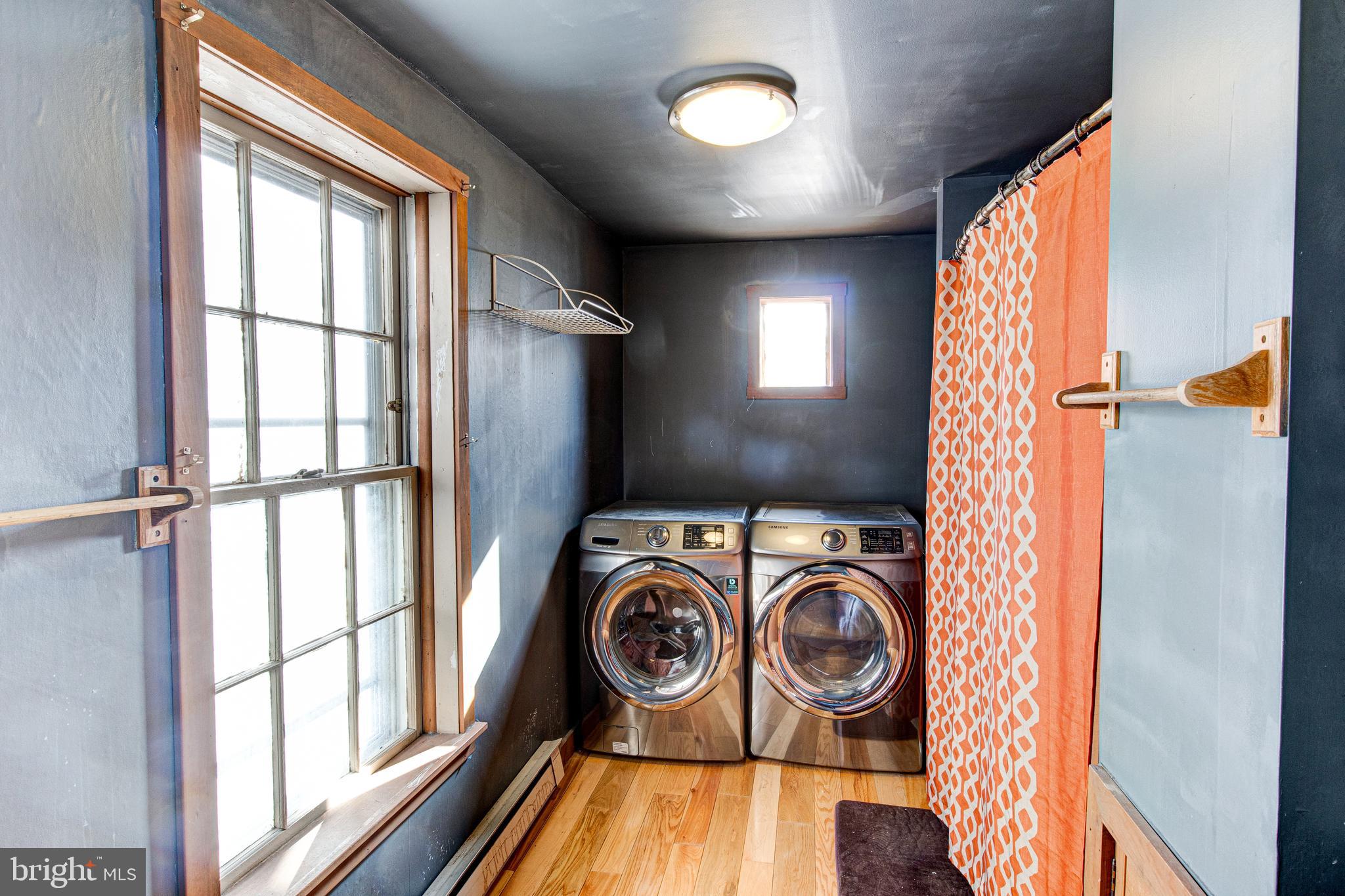 OLD FOX RIDGE - Residential