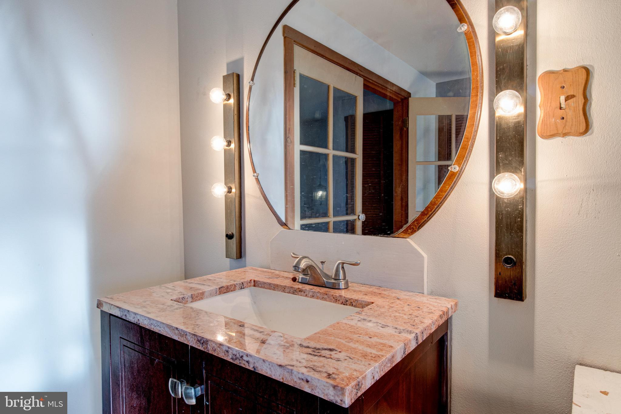 OLD FOX RIDGE - Residential