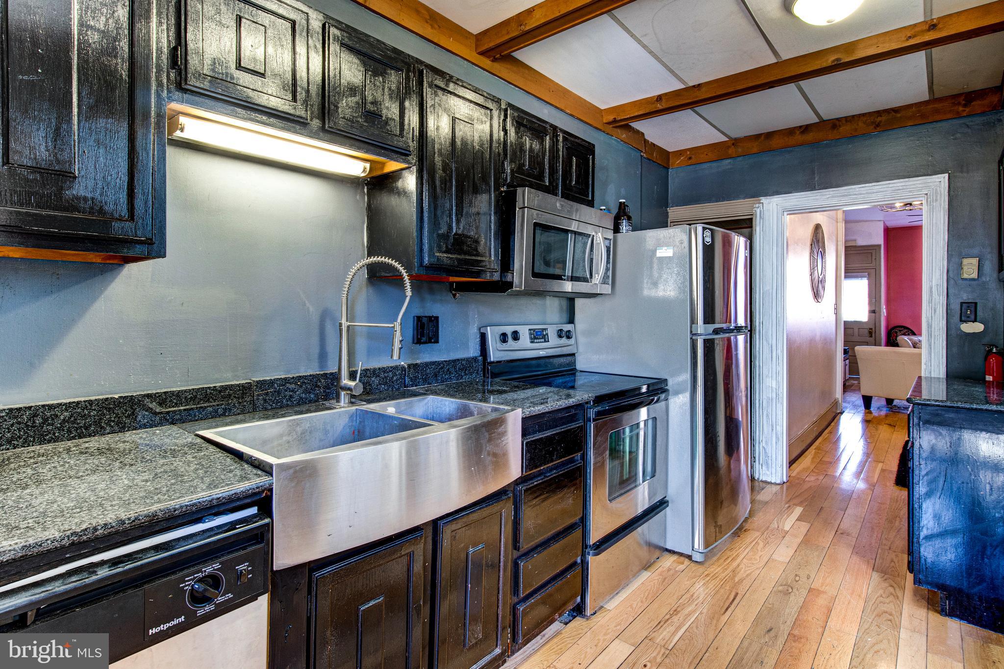 OLD FOX RIDGE - Residential