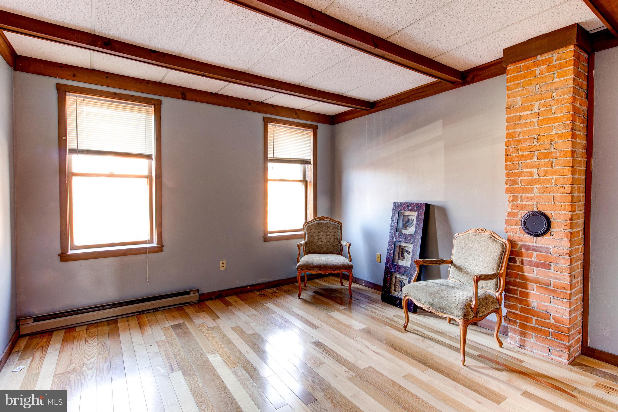 OLD FOX RIDGE - Residential