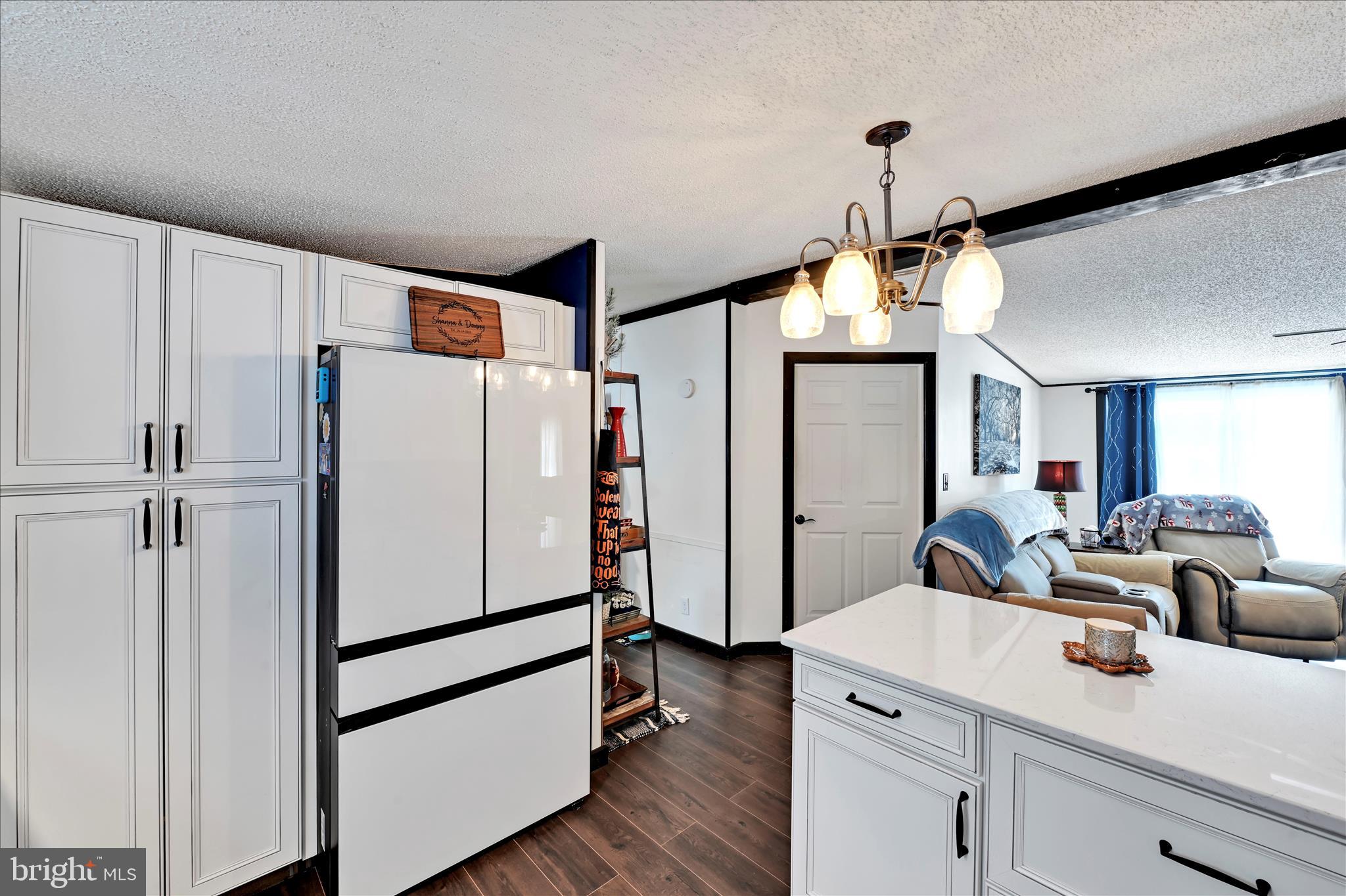 LAKEVIEW COUNTRY ESTATES - Residential