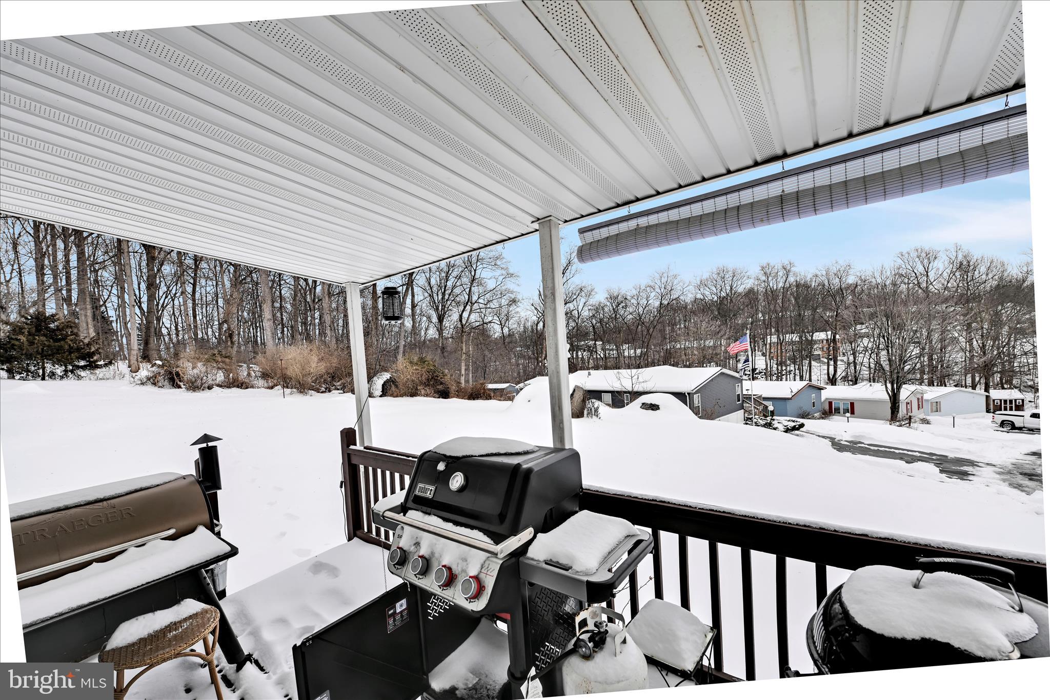 LAKEVIEW COUNTRY ESTATES - Residential