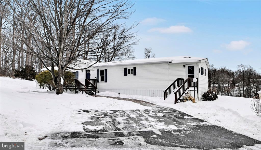 Photo of 3 Summer Drive, ELIZABETHTOWN, PA 17022 (MLS # PALA2082470)