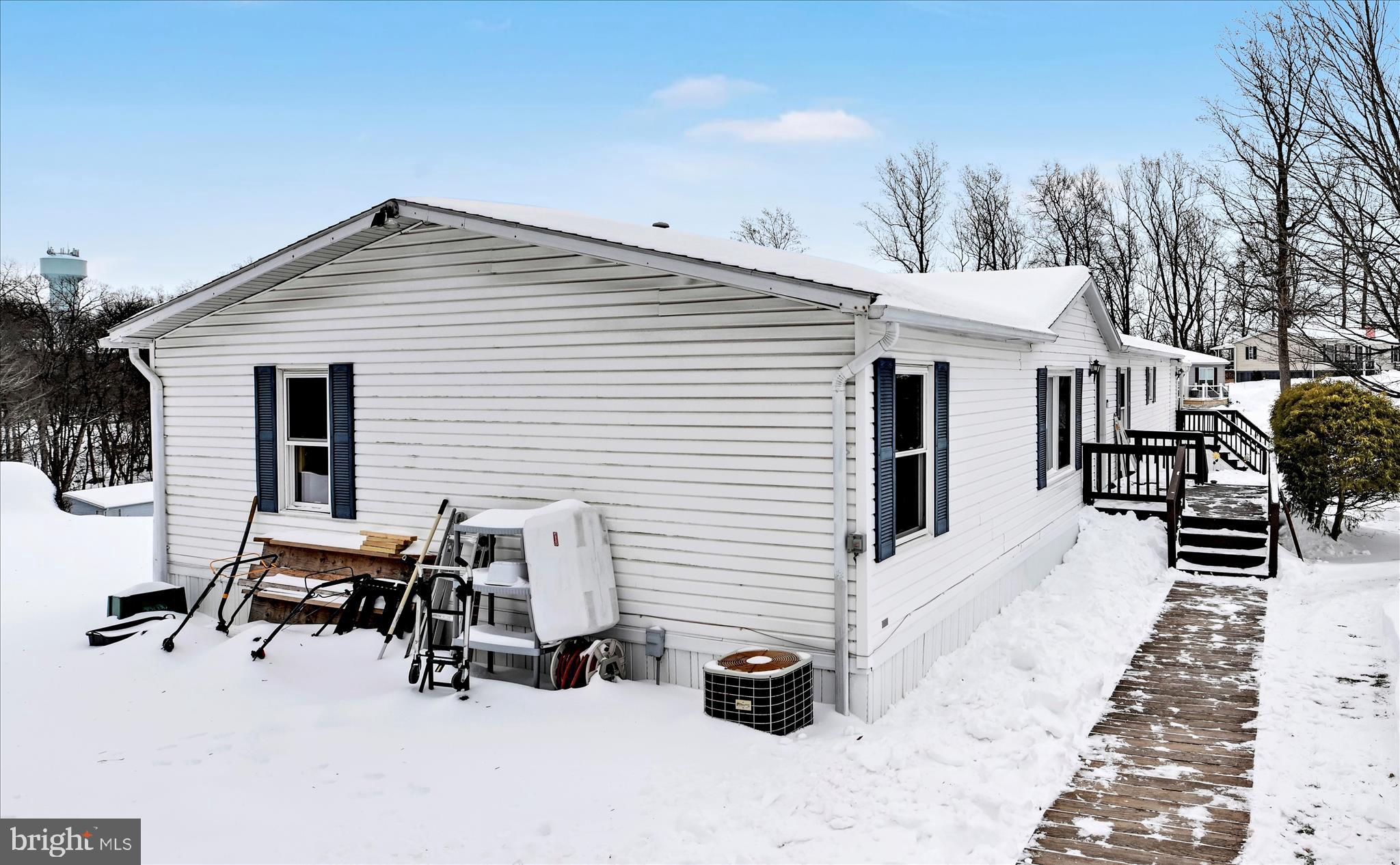 LAKEVIEW COUNTRY ESTATES - Residential