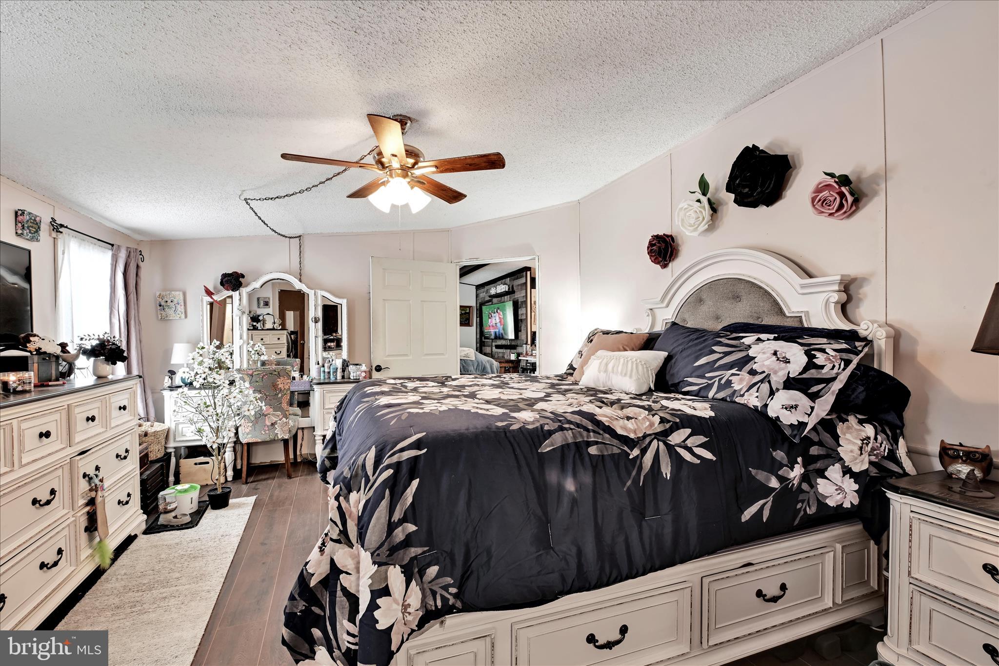 LAKEVIEW COUNTRY ESTATES - Residential