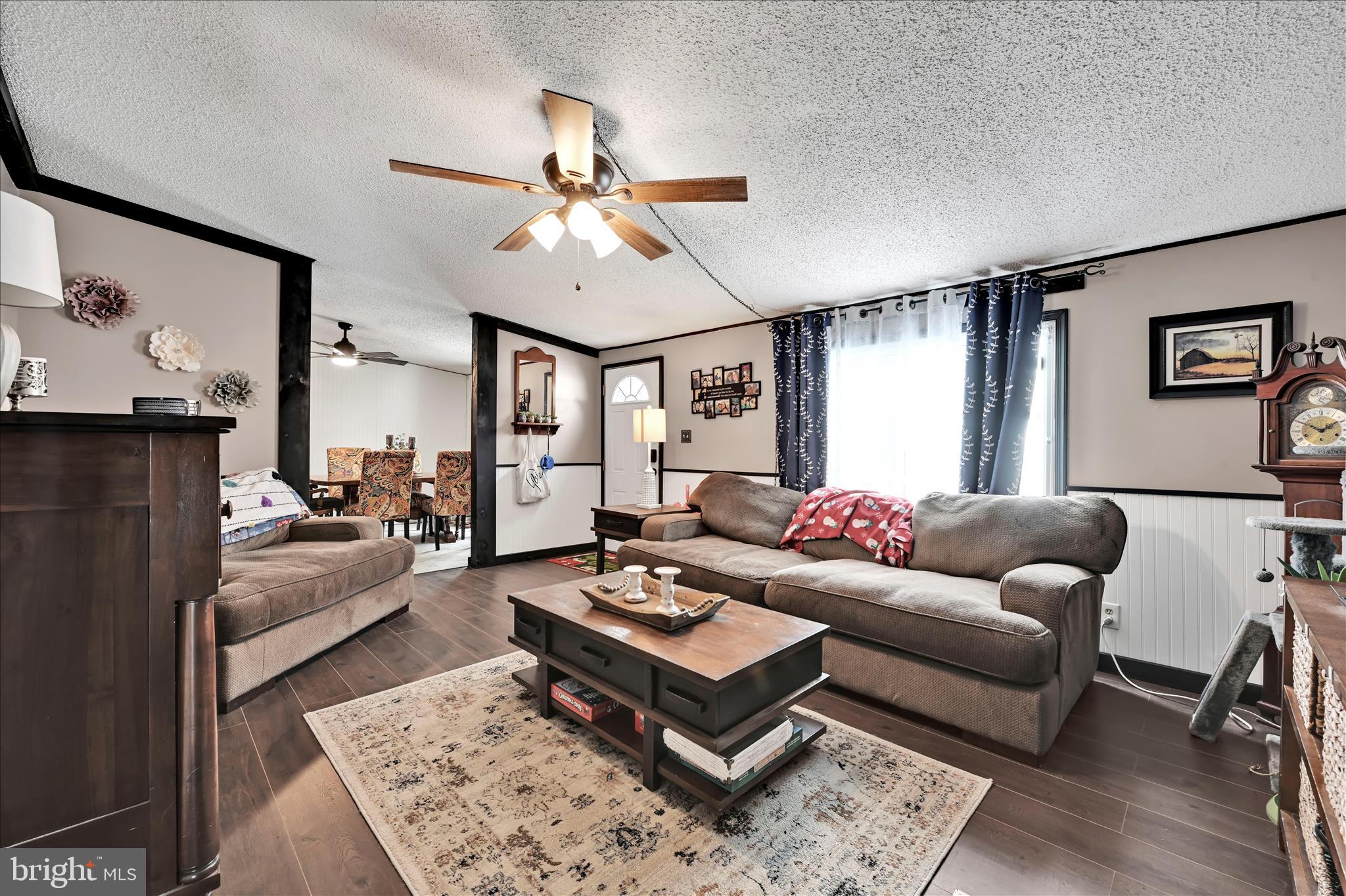 LAKEVIEW COUNTRY ESTATES - Residential