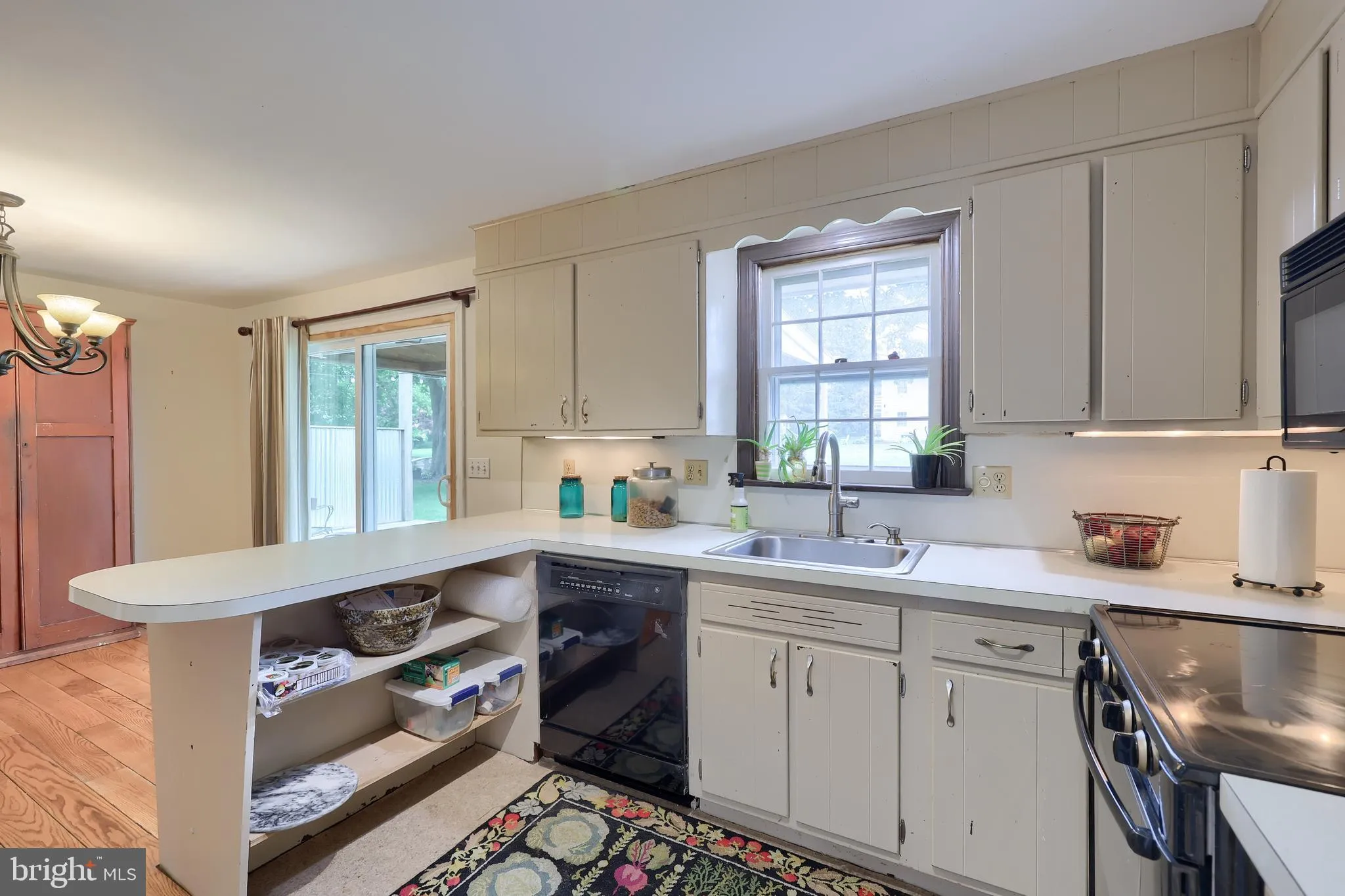 Strasburg, Pennsylvania 17579, United States, 3 Bedrooms Bedrooms, ,2 BathroomsBathrooms,Residential,Pending,152571