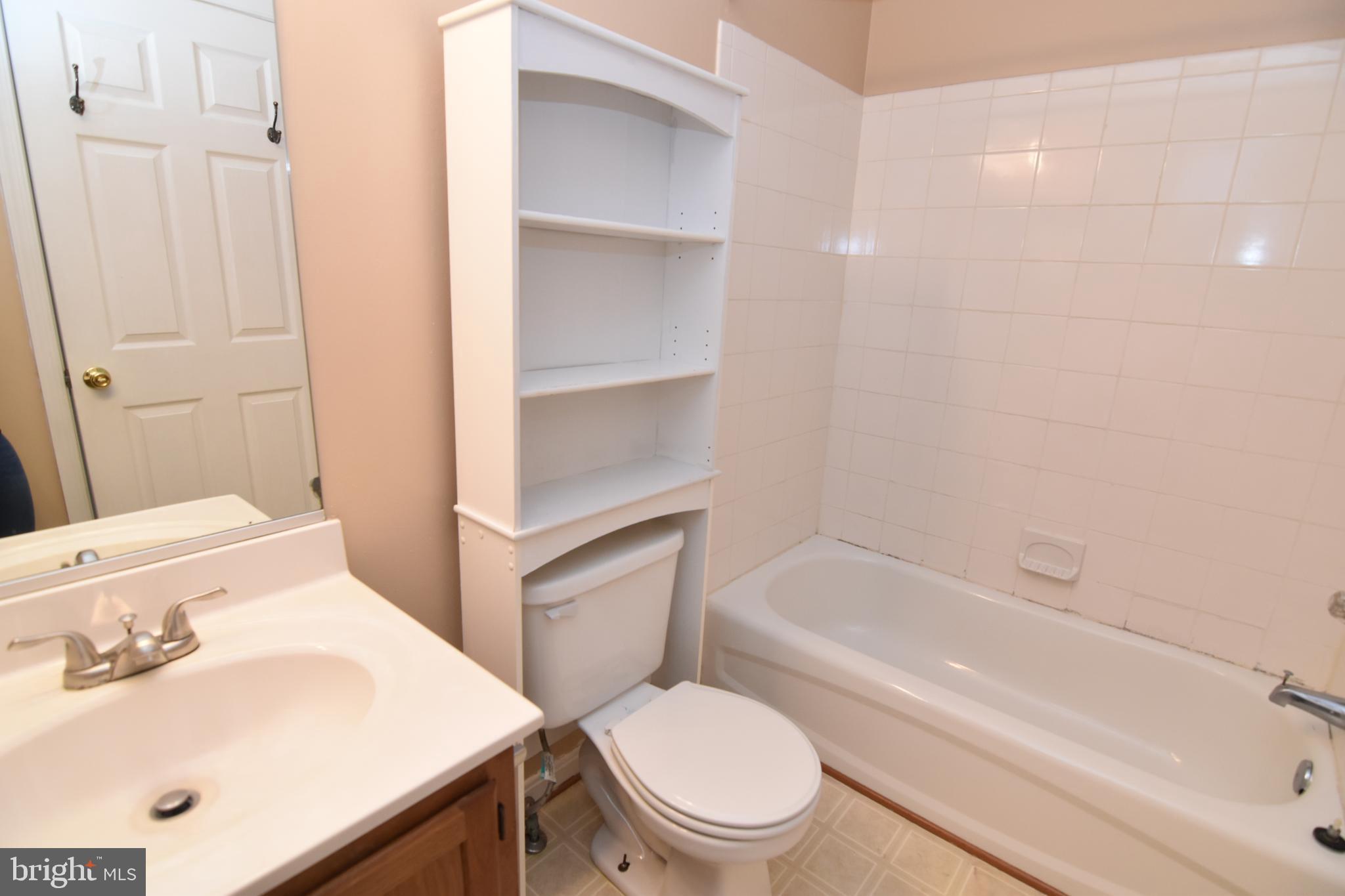 LAUREL GLEN - Residential