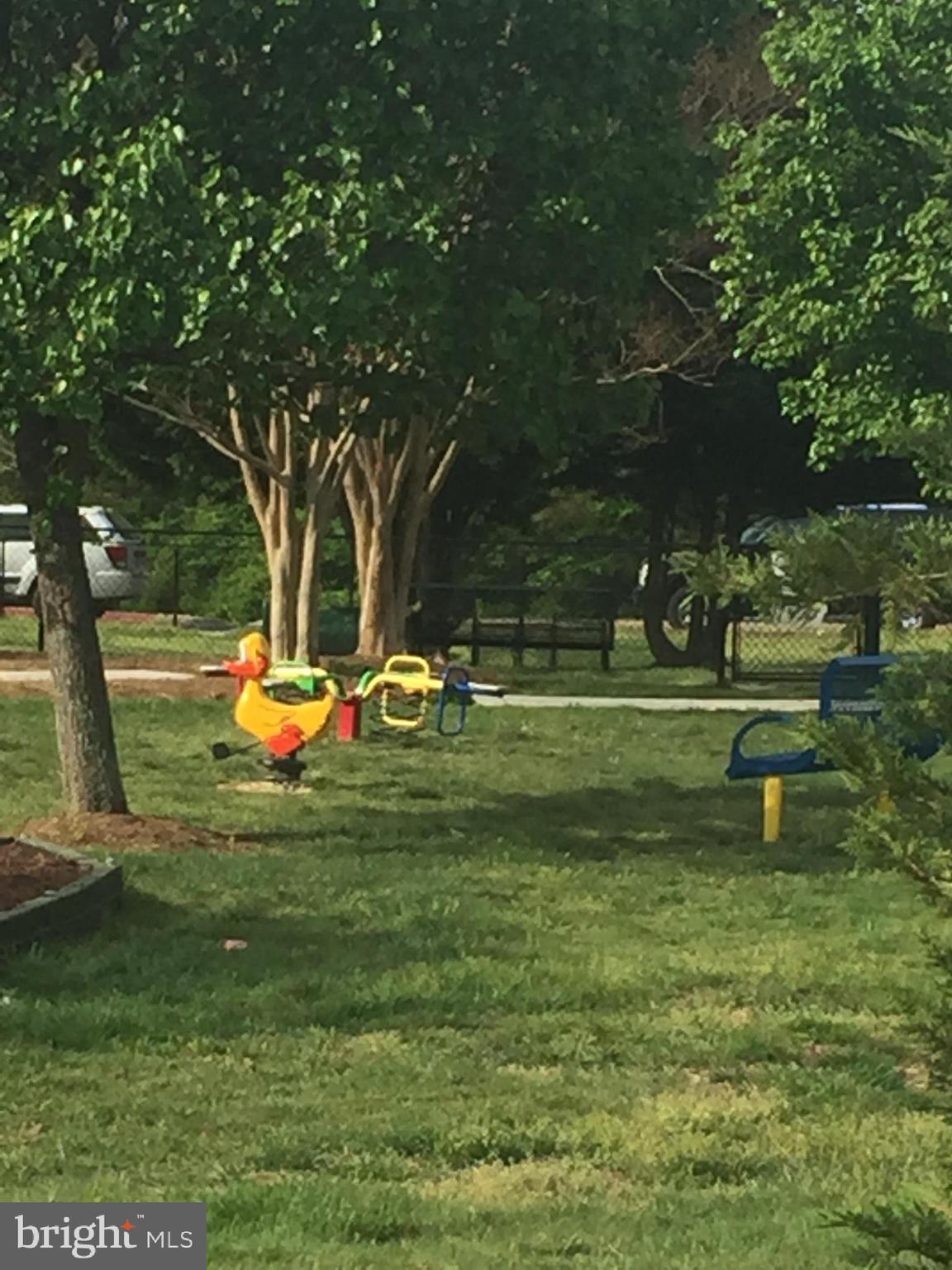 LAUREL GLEN - Residential