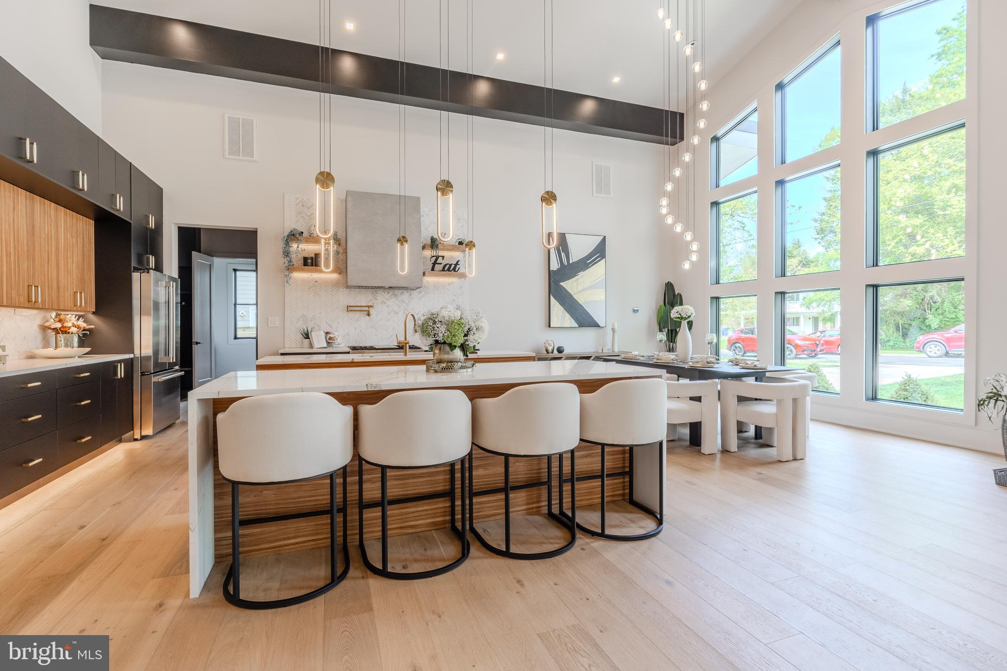 RAYMONDALE - Residential