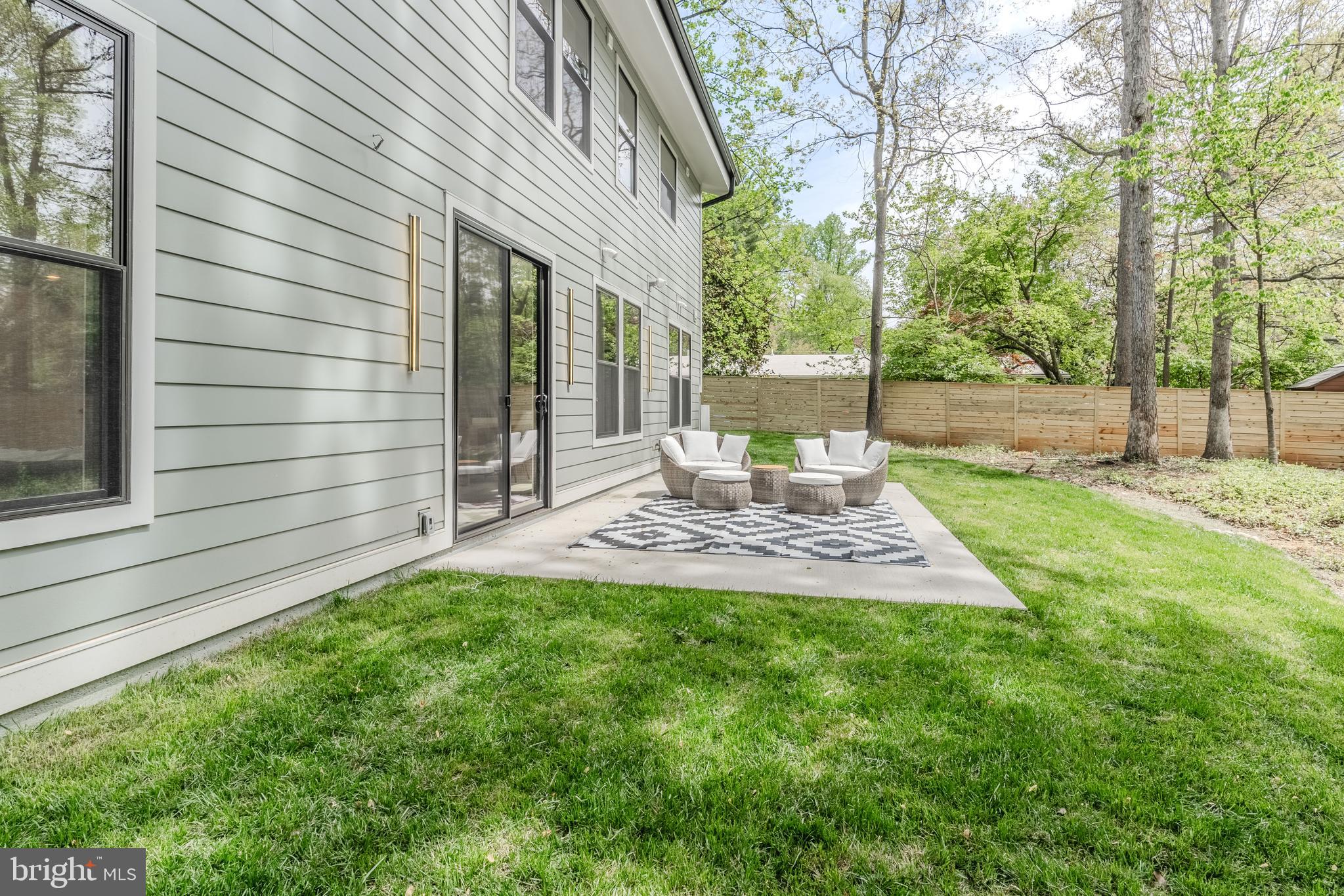 RAYMONDALE - Residential