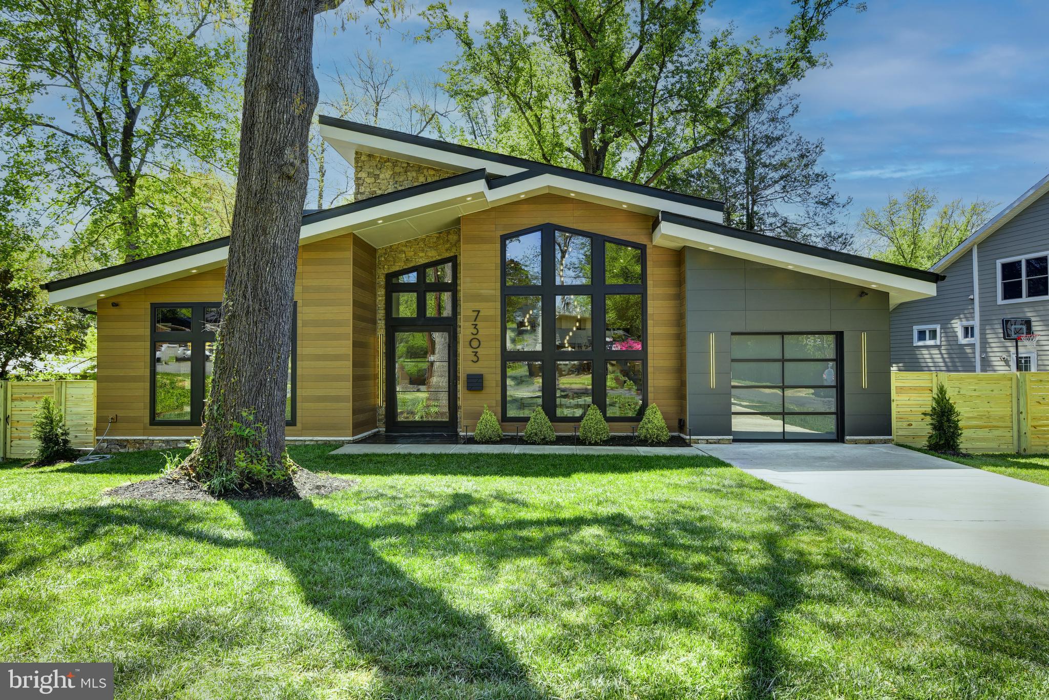 RAYMONDALE - Residential