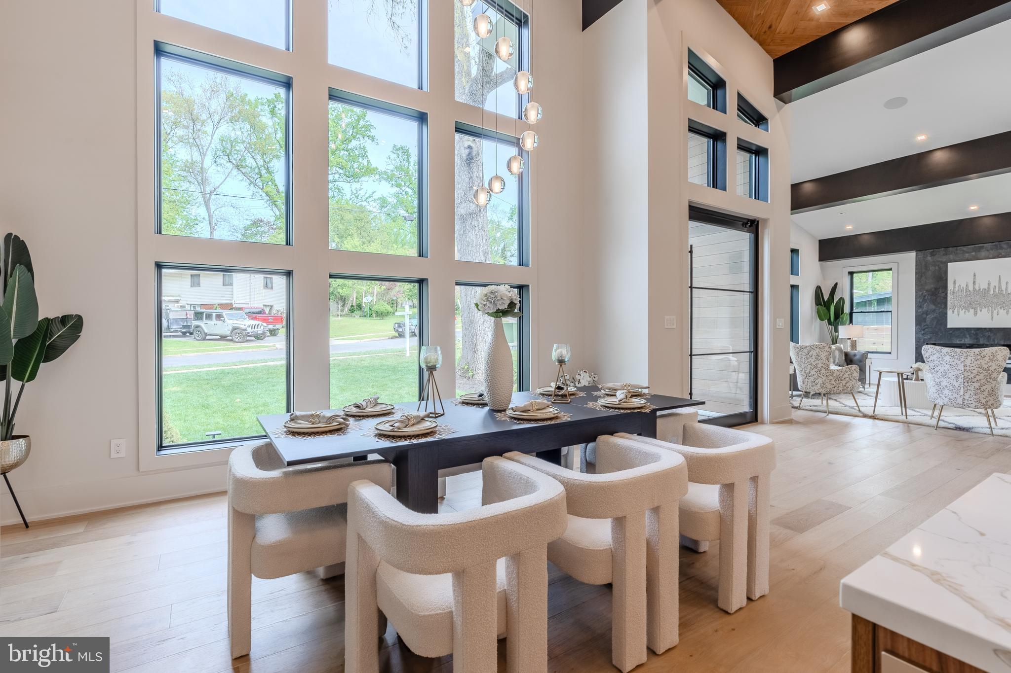 RAYMONDALE - Residential