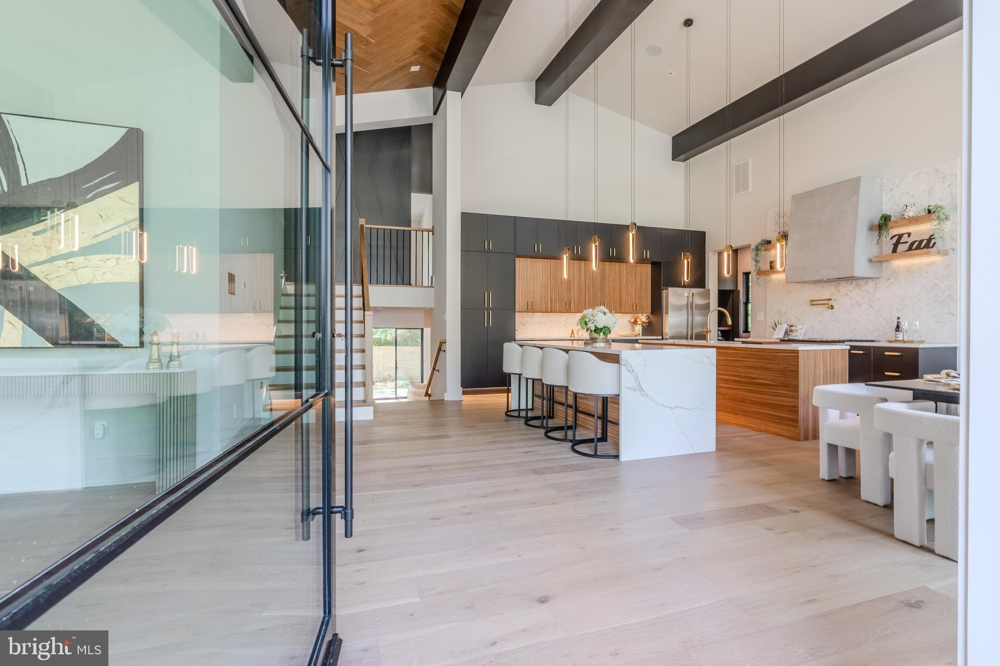 RAYMONDALE - Residential