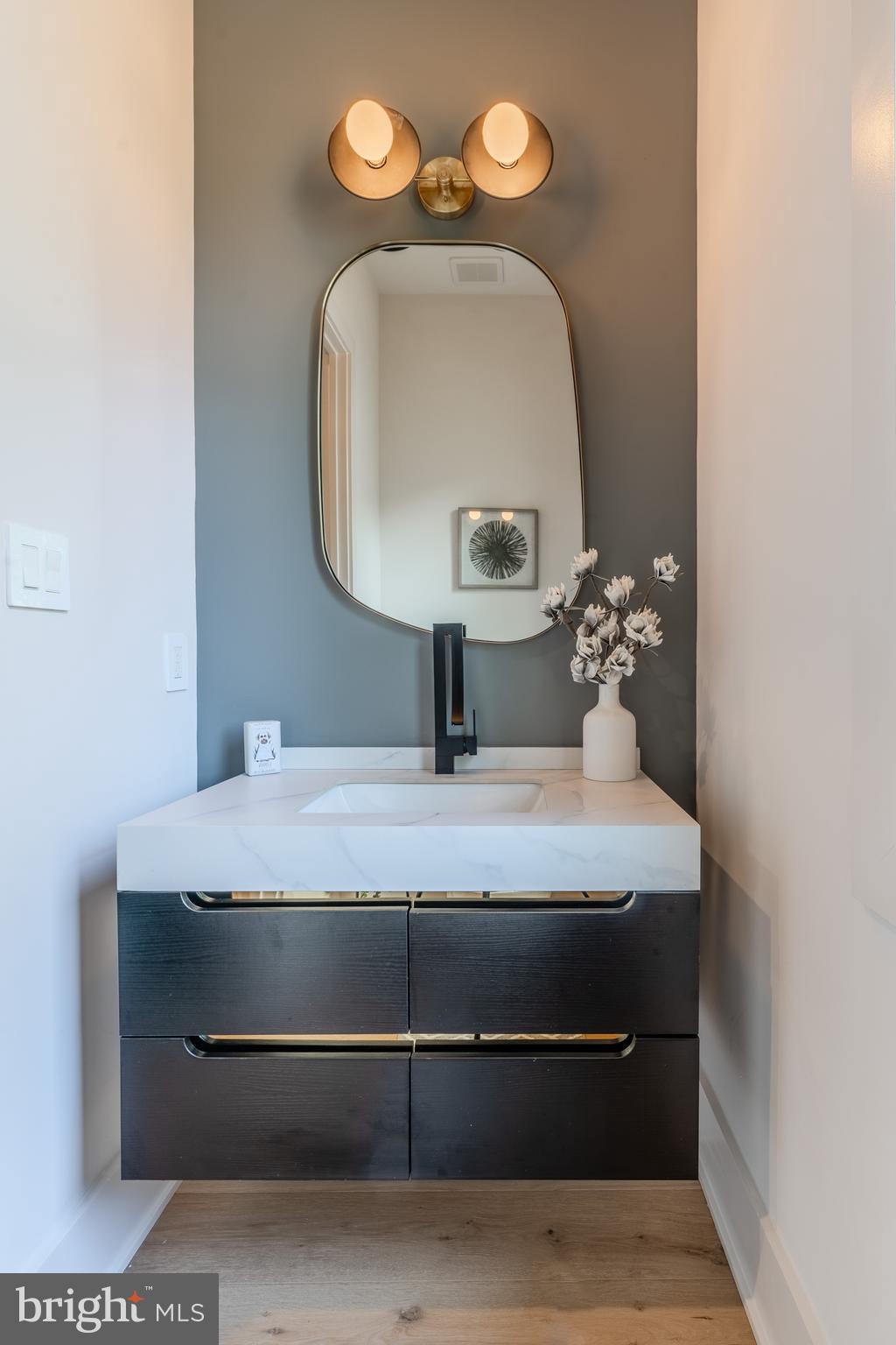 RAYMONDALE - Residential