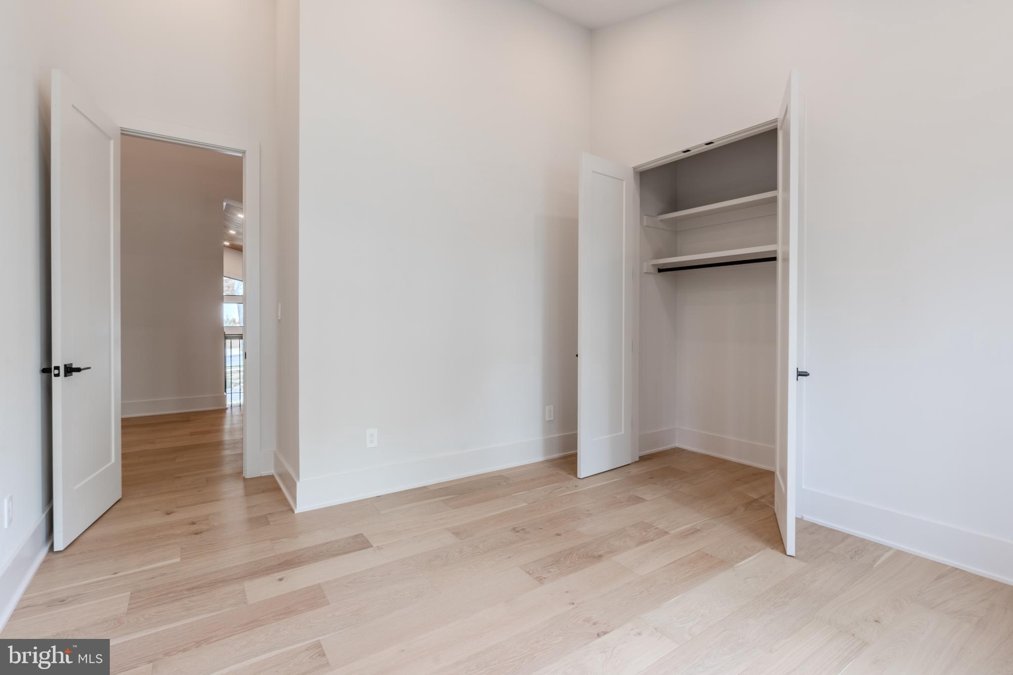 RAYMONDALE - Residential