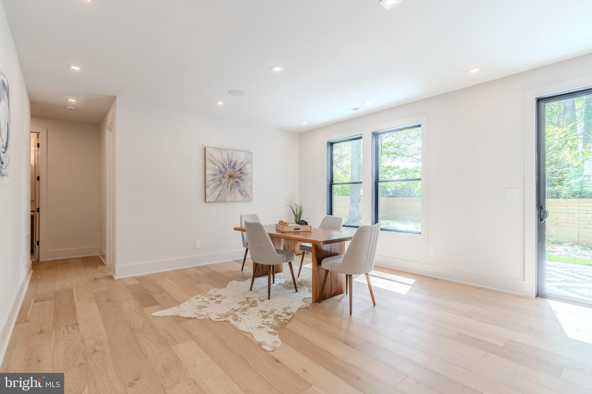 RAYMONDALE - Residential