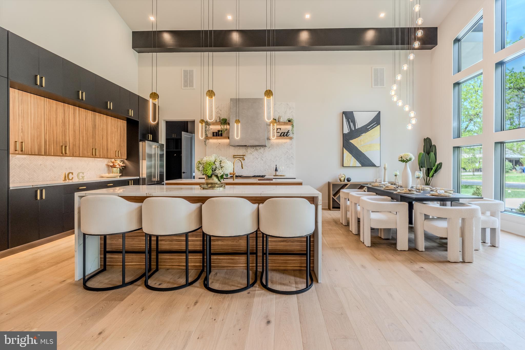 RAYMONDALE - Residential